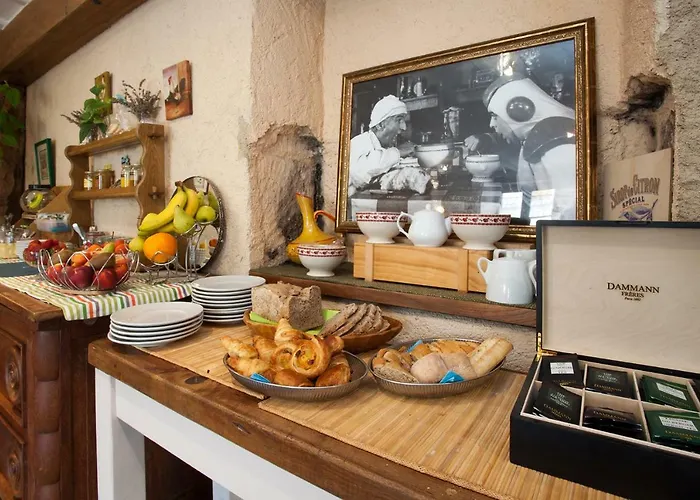 Le Lion D'or فندق Manzac-sur-Vern