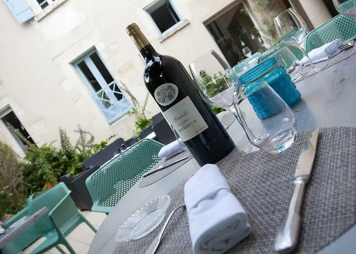 Le Lion D'or 3* Manzac-sur-Vern